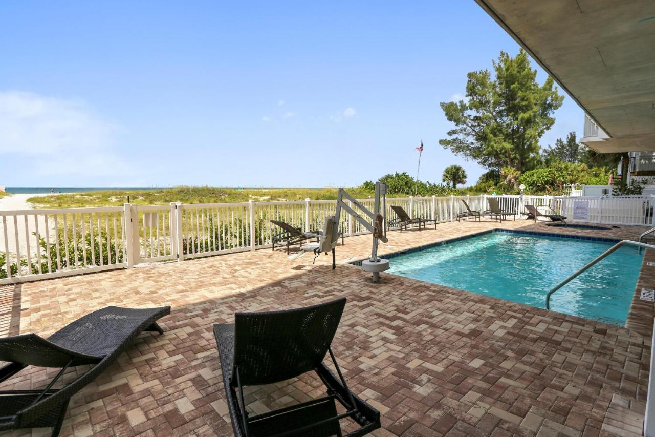 Villa Oceana 305 East St. Pete Beach Exterior foto